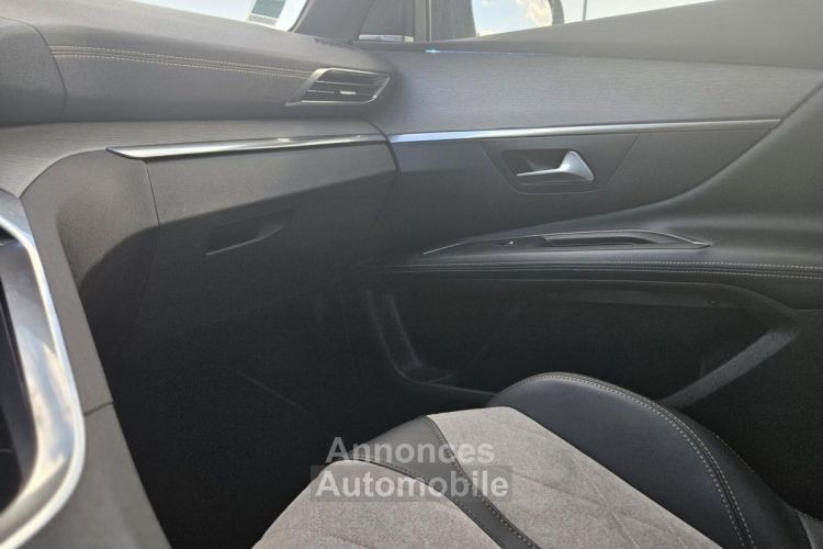 Peugeot 3008 Hybrid4 - 300 - e-EAT8  I GT Blanc nacré - <small></small> 26.890 € <small>TTC</small> - #42