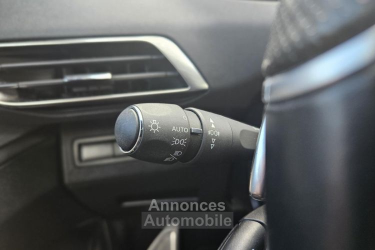 Peugeot 3008 Hybrid4 - 300 - e-EAT8  I GT Blanc nacré - <small></small> 26.890 € <small>TTC</small> - #46