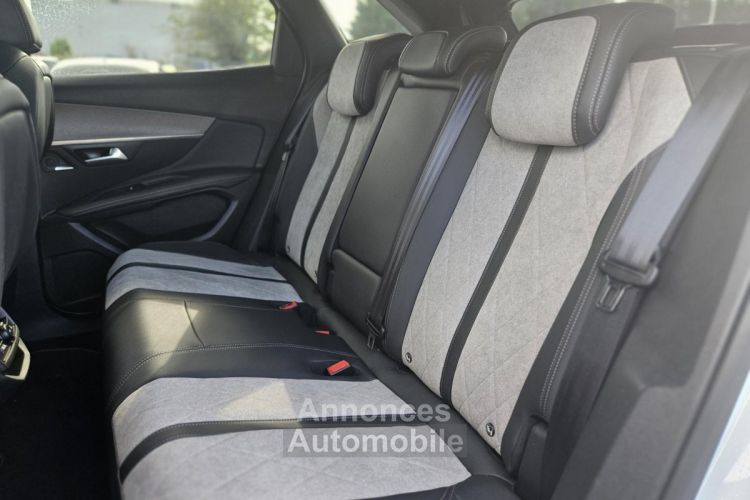 Peugeot 3008 Hybrid4 - 300 - e-EAT8  I GT Blanc nacré - <small></small> 26.890 € <small>TTC</small> - #54