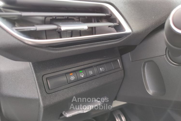 Peugeot 3008 HYbrid4 300ch GT e-EAT8 - <small></small> 34.990 € <small>TTC</small> - #32