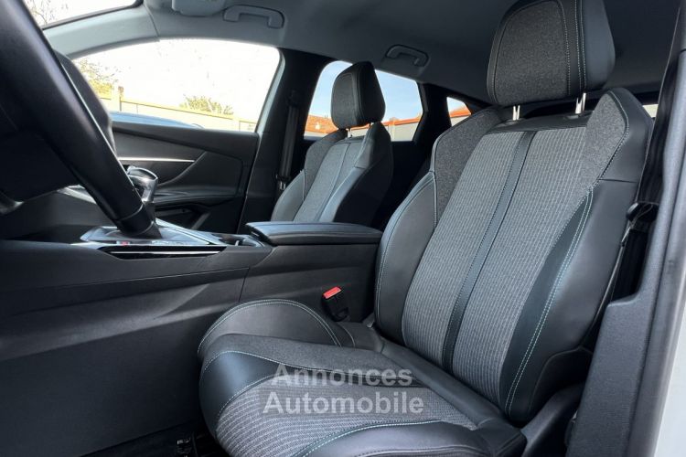 Peugeot 3008 II PHASE 2 ALLURE 1.2 130 Cv 1ERE MAIN 8 655 Kms Réels APPLE & ANDROID - GARANTIE 1 AN - <small></small> 19.970 € <small>TTC</small> - #9