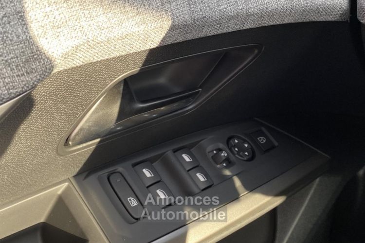 Peugeot 3008 NOUVEAU III HYBRID 1.2 136 ALLURE E-DCS6 Pack 360 Vision & Panoramic Navigation - <small></small> 34.390 € <small></small> - #47