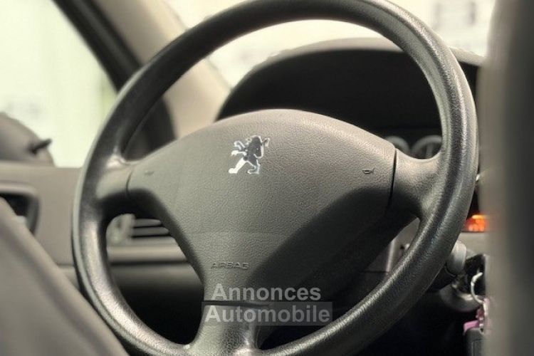 Peugeot 307 1.6 16V 110CH XS PREMIUM 5P * CLIM * - <small></small> 5.490 € <small>TTC</small> - #11