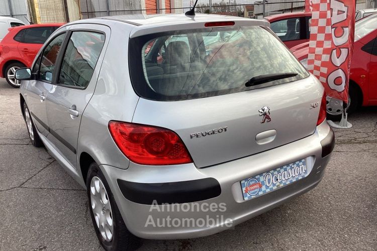 Peugeot 307 1.6 Prémiun BOITE AUTO - <small></small> 5.750 € <small>TTC</small> - #6