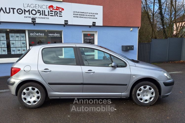 Peugeot 307 1.6i 16V 110cv - <small></small> 3.990 € <small>TTC</small> - #8