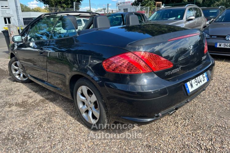 Peugeot 307 CC 2.0 16V 140 FELINE CUIR - <small></small> 4.999 € <small>TTC</small> - #2