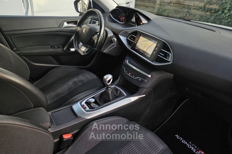 Peugeot 308 1.2 110 CV TECH EDITION - CAMERA DE RECUL - TOIT PANORAMIQUE - <small></small> 8.490 € <small>TTC</small> - #12