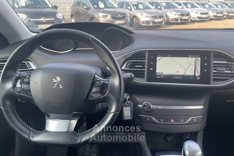 Peugeot 308 1.2 110ch Active Business 1erMain GPS CarPlay DistriNeuf TVA20% 8,250Euro H.T. - <small></small> 9.900 € <small>TTC</small> - #14