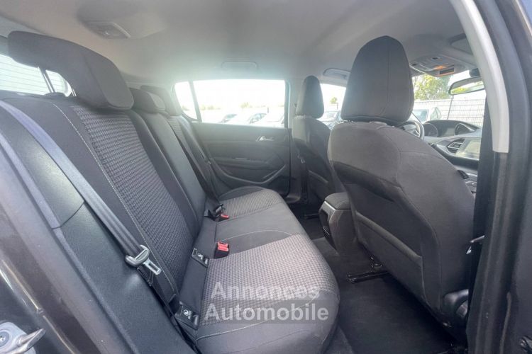 Peugeot 308 1.2 110ch Active Business 1erMain GPS CarPlay DistriNeuf TVA20% 8,250Euro H.T. - <small></small> 9.900 € <small>TTC</small> - #15