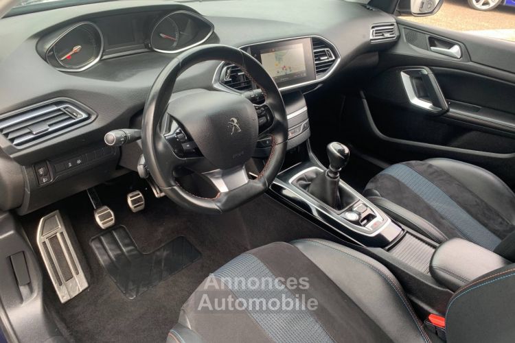 Peugeot 308 1.2 110chTech Edition 1erMain GPS Caméra DistriNeuf TVA20% 8,250Euro H.T. - <small></small> 9.900 € <small>TTC</small> - #11