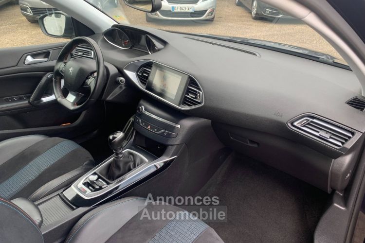 Peugeot 308 1.2 110chTech Edition 1erMain GPS Caméra DistriNeuf TVA20% 8,250Euro H.T. - <small></small> 9.900 € <small>TTC</small> - #12