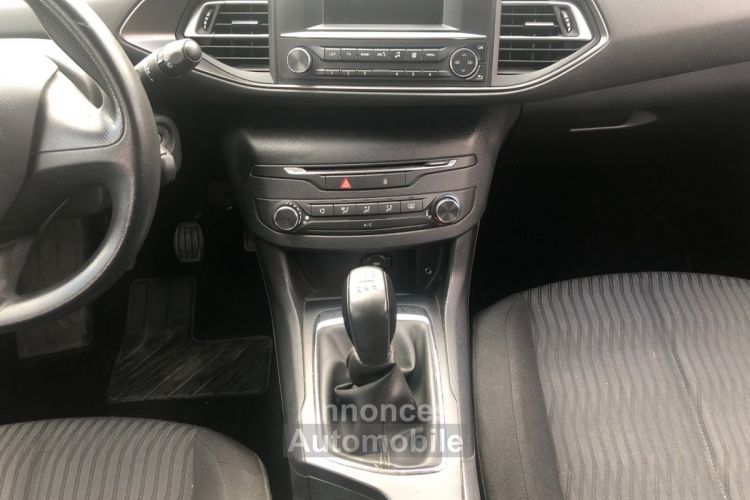 Peugeot 308 1.2 ESSENCE 82ch BVM5 Active GARANTIE 12 ou 24 Mois DISTRI ET VIDANGE OK - <small></small> 8.789 € <small>TTC</small> - #11