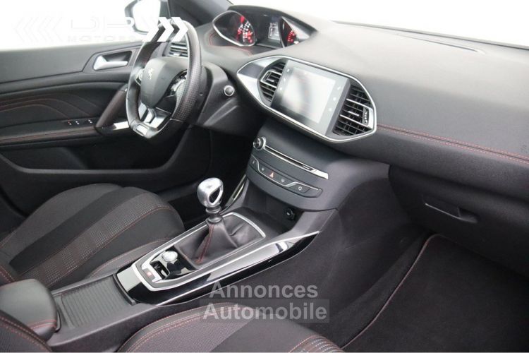 Peugeot 308 1.2 GT LINE 130PK - NAVI MIRROR LINK DAB PANODAK LED - <small></small> 13.995 € <small>TTC</small> - #15