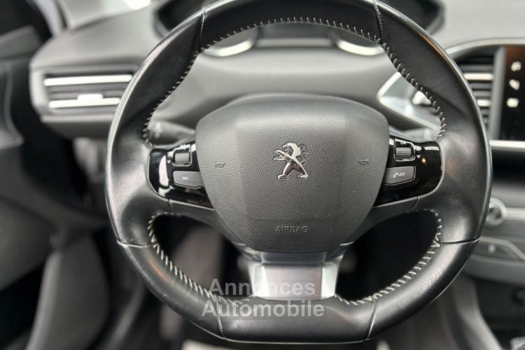 Peugeot 308 1.2 PureTech 110CH Active - CARPLAY / RADAR AR - <small></small> 7.490 € <small>TTC</small> - #9