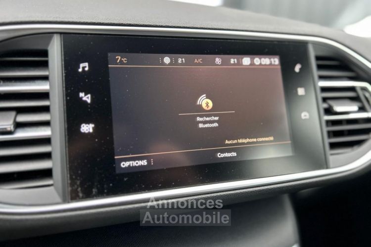 Peugeot 308 1.2 PureTech 110CH Active - CARPLAY / RADAR AR - <small></small> 7.490 € <small>TTC</small> - #24