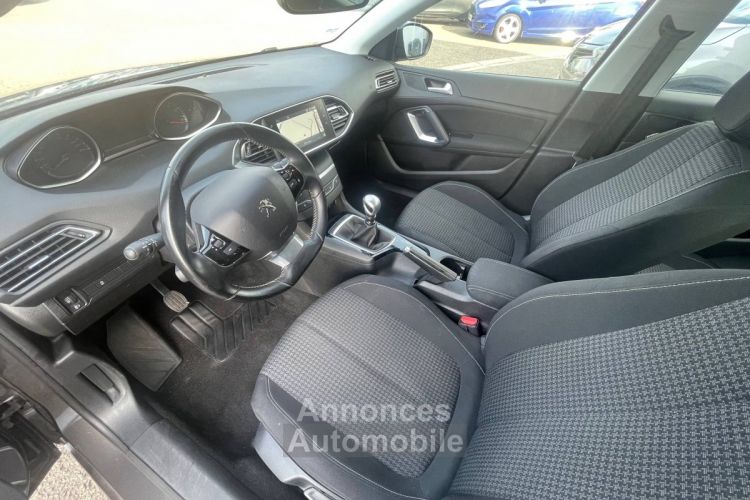 Peugeot 308 1.2 PureTech 110ch S&S Active Business 1erMain GPS CarPlay TVA20% 9,975€ H.T. - <small></small> 11.970 € <small>TTC</small> - #11