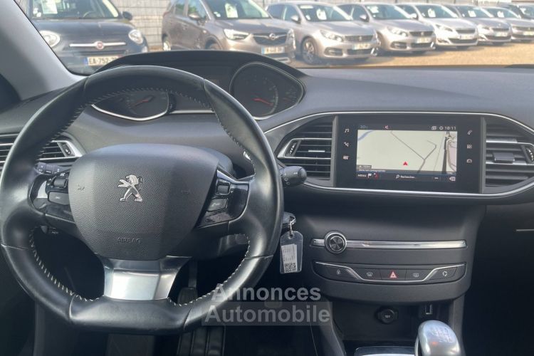 Peugeot 308 1.2 PureTech 110ch S&S Active Business 1erMain GPS CarPlay TVA20% 9,975€ H.T. - <small></small> 11.970 € <small>TTC</small> - #14