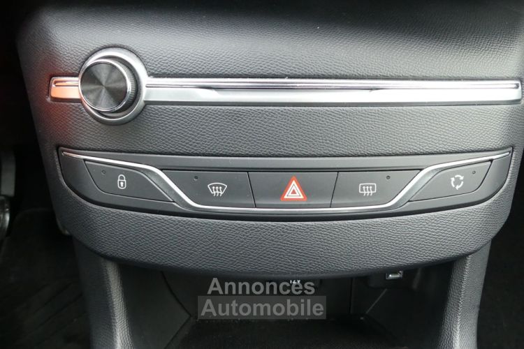 Peugeot 308 1.2 PURETECH 110CH S&S STYLE - <small></small> 11.990 € <small>TTC</small> - #11