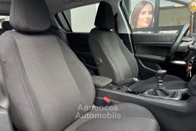 Peugeot 308 1.2 puretech 110CH STYLE APPLE CARPLAY + CAMERA DE RECUL - <small></small> 12.275 € <small>TTC</small> - #13