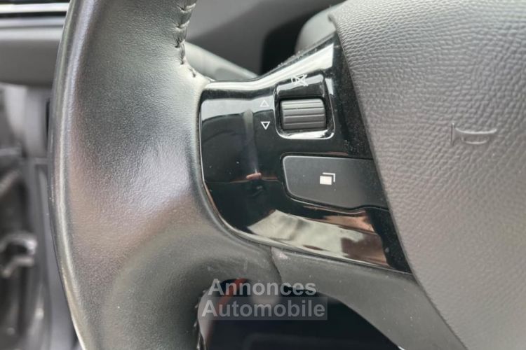 Peugeot 308 1.2 puretech 110CH STYLE APPLE CARPLAY + CAMERA DE RECUL - <small></small> 12.275 € <small>TTC</small> - #20