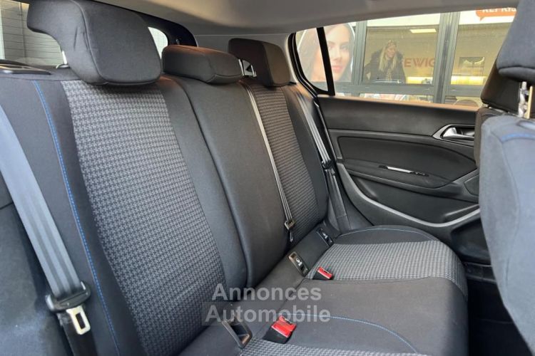 Peugeot 308 1,2 puretech 110CH STYLE APPLE CARPLAY + CAMERA DE RECUL COURROIE NEUVE - <small></small> 8.480 € <small>TTC</small> - #11