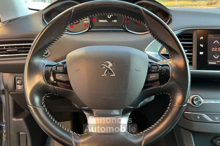 Peugeot 308 1,2 puretech 110CH STYLE APPLE CARPLAY + CAMERA DE RECUL COURROIE NEUVE - <small></small> 8.480 € <small>TTC</small> - #15