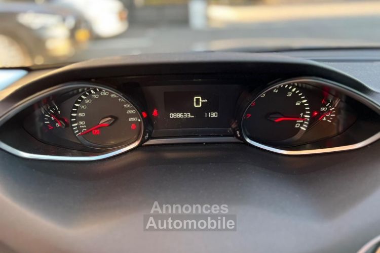 Peugeot 308 1,2 puretech 110CH STYLE APPLE CARPLAY + CAMERA DE RECUL COURROIE NEUVE - <small></small> 8.480 € <small>TTC</small> - #19