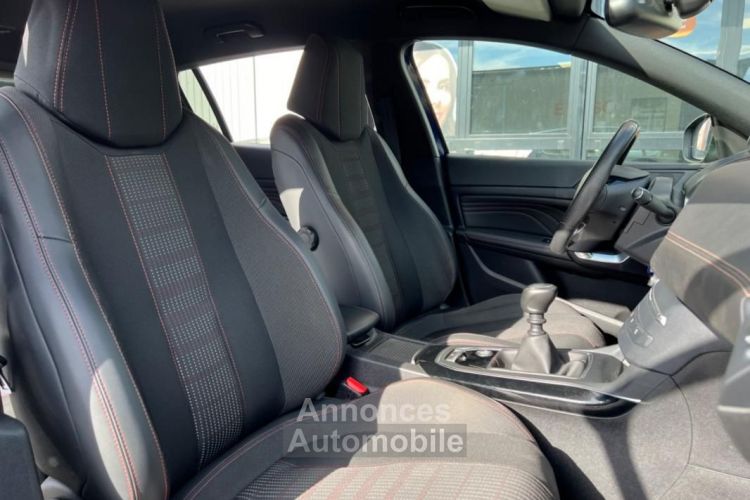 Peugeot 308 1.2 puretech 130CH GT LINE APPLE CARPLAY + CAMÉRA DE RECUL COURROIE NEUVE - <small></small> 11.480 € <small>TTC</small> - #11