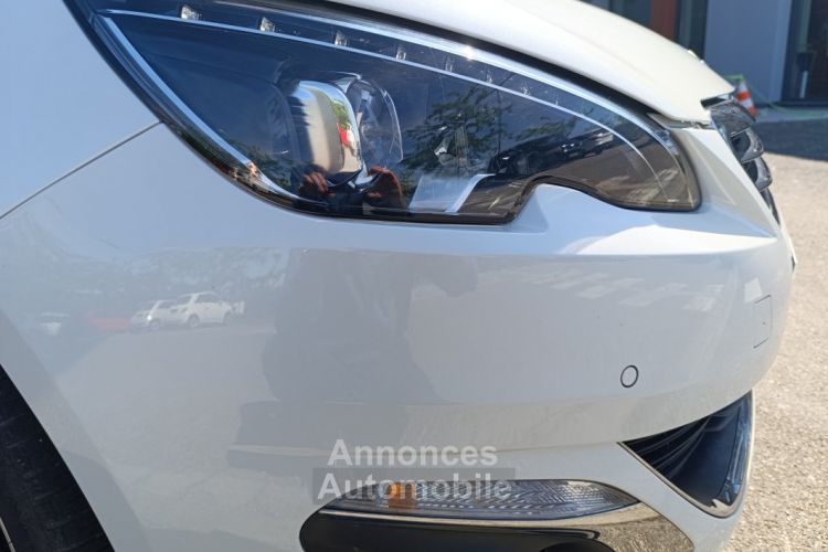 Peugeot 308 1.2 THP 130 cv Féline Boîte Auto - <small></small> 11.990 € <small>TTC</small> - #25