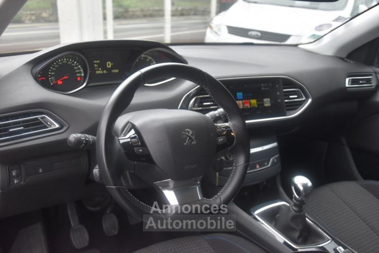 Peugeot 308 1.2i PureTech 12V S&S - 130 II 2013 BERLINE Style PHASE 2 - <small></small> 11.490 € <small>TTC</small> - #3