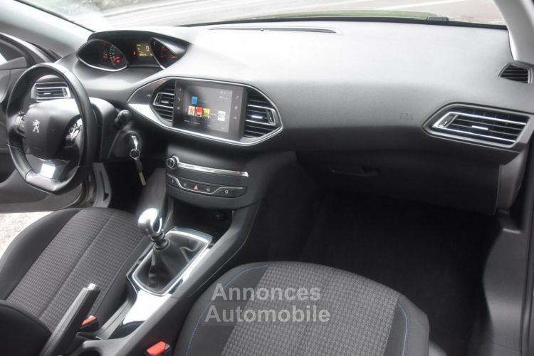 Peugeot 308 1.2i PureTech 12V S&S - 130 II 2013 BERLINE Style PHASE 2 - <small></small> 11.490 € <small>TTC</small> - #4