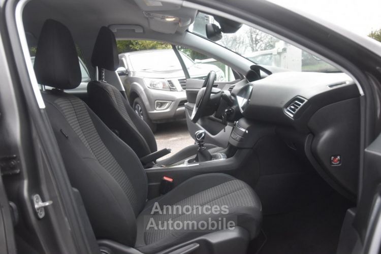 Peugeot 308 1.2i PureTech 12V S&S - 130 II 2013 BERLINE Style PHASE 2 - <small></small> 11.490 € <small>TTC</small> - #12