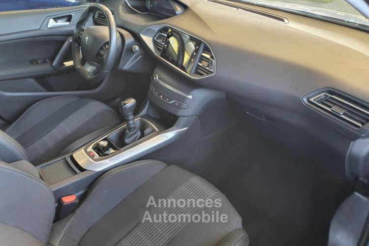 Peugeot 308 1.2i PureTech 12V S&S - 130 II BERLINE Allure Pack PHASE 2 - <small></small> 15.990 € <small>TTC</small> - #3