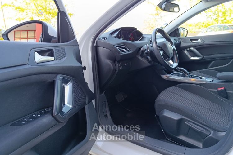 Peugeot 308 1.2l THP EAT8 130 cv Boîte auto - <small></small> 12.690 € <small>TTC</small> - #23