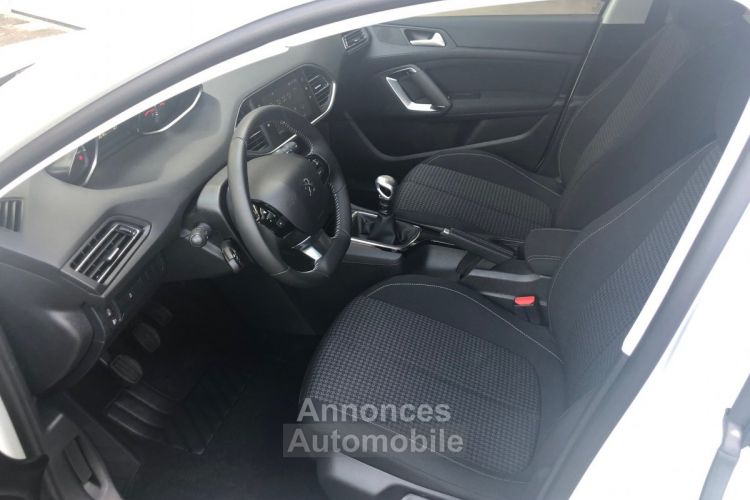 Peugeot 308 130 ACTIVE S&S BVM6 - <small></small> 17.990 € <small>TTC</small> - #8