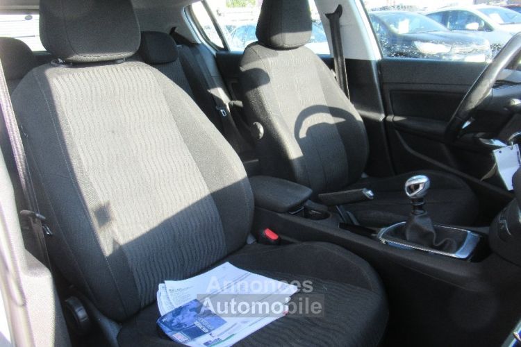 Peugeot 308 1.6 BlueHDi 120ch SetS BVM6 Active - <small></small> 7.490 € <small>TTC</small> - #9