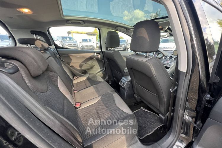 Peugeot 308 1.6 e-HDi 112ch BMP6 BLUE LION GPS ToitPanoramique  - <small></small> 7.990 € <small>TTC</small> - #14