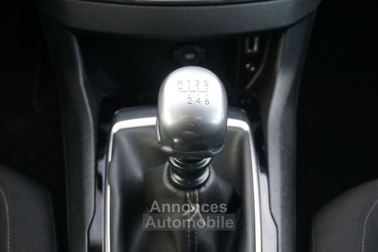 Peugeot 308 1.6 e-HDI 115 ch Active Business Attelage - <small></small> 7.990 € <small>TTC</small> - #13