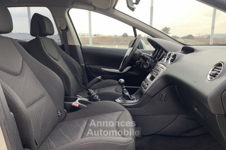 Peugeot 308 1.6 HDI110 CONFORT PACK FAP - <small></small> 2.980 € <small>TTC</small> - #16