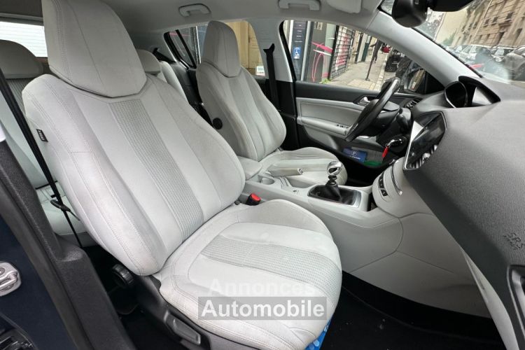 Peugeot 308 1.6 THP 125 ch BVM6 Active - <small></small> 8.990 € <small>TTC</small> - #24