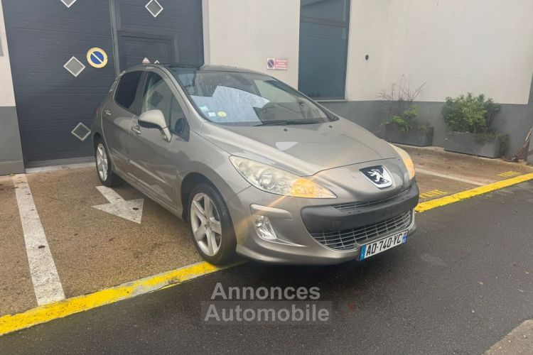 Peugeot 308 1.6i THP 16V 140cv Feline Historique d'entretien Garantie 12 mois Boîte automatique Radar de recul Toit panoramique - <small></small> 6.990 € <small>TTC</small> - #1