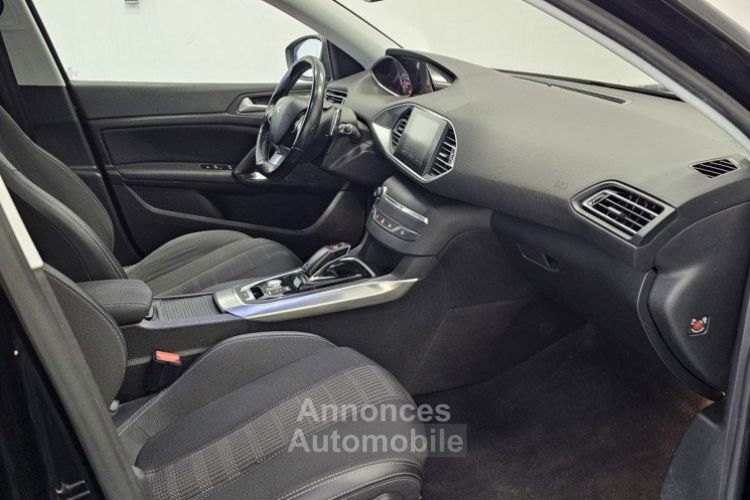 Peugeot 308 ALLURE BUISNESS 1.5 BLUE HDI 130 GPS CAR PLAY CAMERA 360 RADARS AV/AR - <small></small> 12.990 € <small>TTC</small> - #17