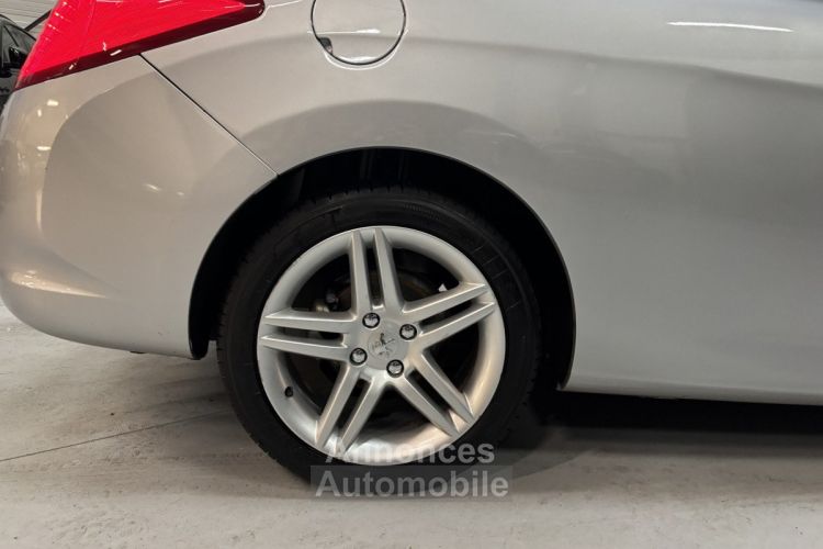 Peugeot 308 CC Sport Pack 1.6 HDi FAP - <small></small> 8.890 € <small>TTC</small> - #25