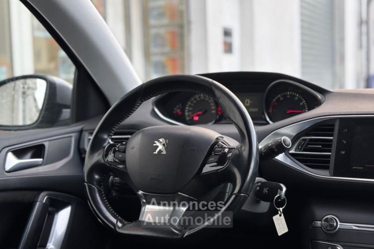 Peugeot 308 GEN II 110ch STYLE APPLE CARPLAY CAMERA DE RECUL COURROIE OK - <small></small> 8.990 € <small>TTC</small> - #17