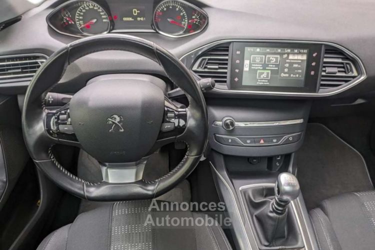 Peugeot 308 GENERATION-II 1.2 PURETECH 130 ALLURE - <small></small> 8.990 € <small>TTC</small> - #14