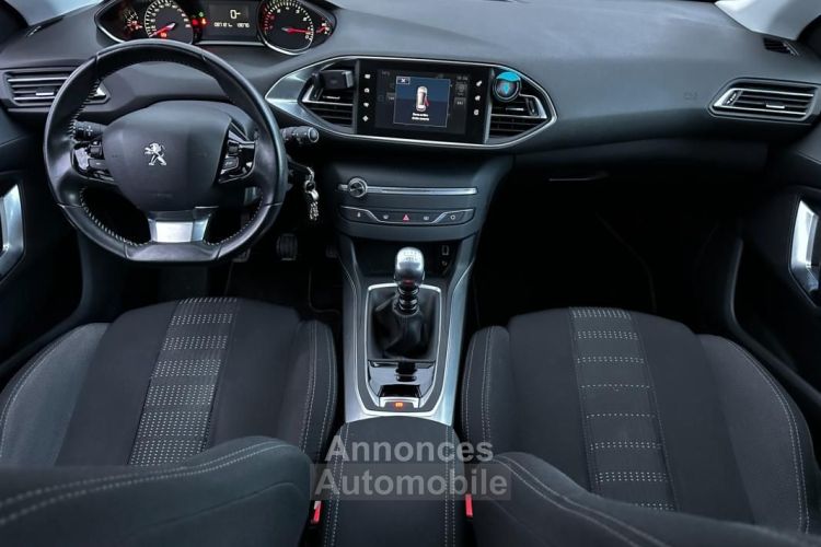 Peugeot 308 GENERATION-II 1.2 PURETECH 130 ALLURE START-STOP - <small></small> 10.989 € <small>TTC</small> - #15