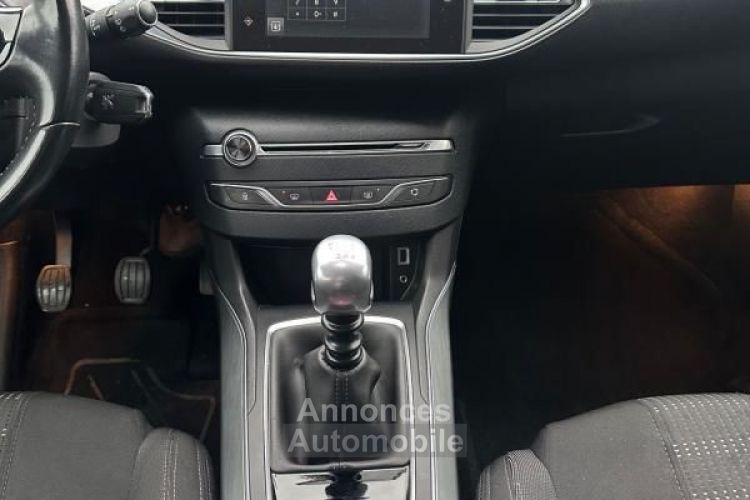 Peugeot 308 GENERATION-II 1.2 PURETECH 130CH ALLURE START-STOP - <small></small> 7.490 € <small>TTC</small> - #18