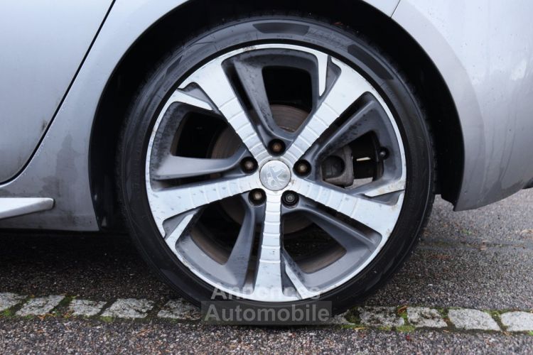 Peugeot 308 GT 2.0 BlueHDi 180  EAT6 (Caméra,Radars,Sièges Chauffants) - <small></small> 12.990 € <small>TTC</small> - #28