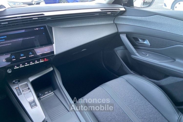 Peugeot 308 Hybrid 136 e-DCS6 ALLURE Caméra 360° ADML - <small></small> 29.850 € <small>TTC</small> - #22