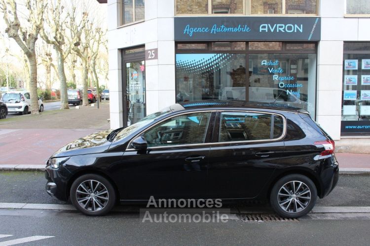 Peugeot 308 II 1.2 130 S&S ALLURE - <small></small> 7.990 € <small>TTC</small> - #3